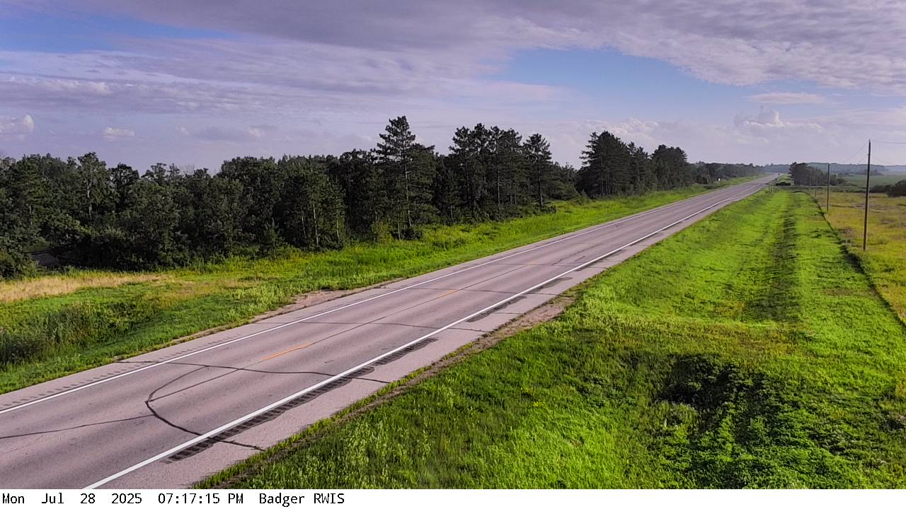 Webcam showing Minnesota Highway 11 near the city of Badger 