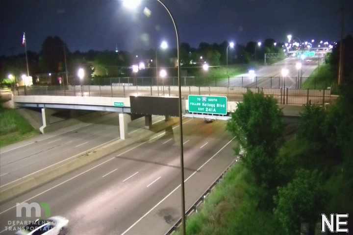 I-94 EB @ Victoria St
