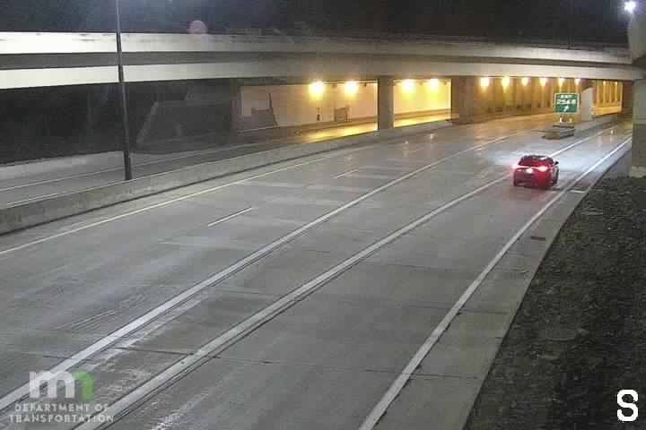I-35 SB @ Lake Pl