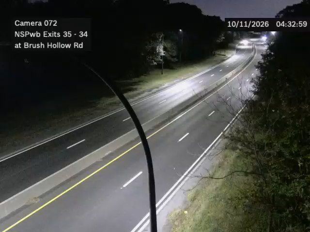 Northern State Pkwy & Brush Hollow Rd traffic camera, Hicksville, New York