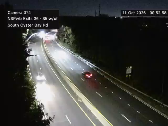 Northern State Pkwy & West of South Oyster Bay Rd. traffic camera, Jericho, New York