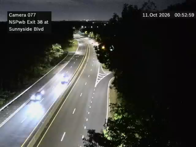 Northern State Pkwy & West of Sunnyside Blvd traffic camera, Plainview, New York