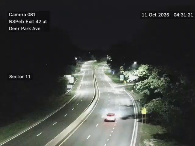 Northern State Pkwy & Deer Park Ave traffic camera, Dix Hills, New York