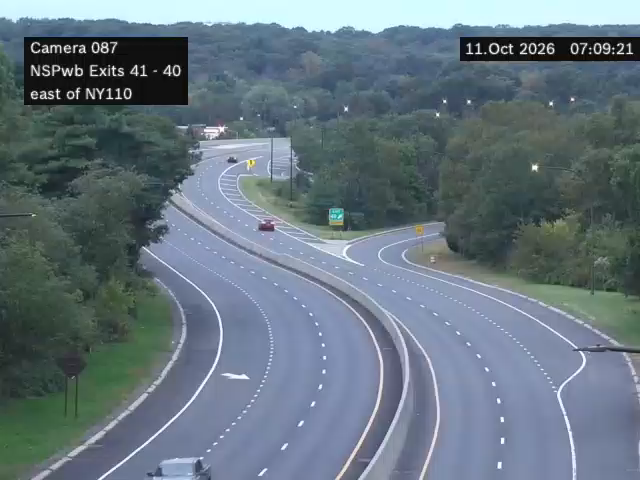 Northern State Pkwy & New York Ave traffic camera, Melville, New York