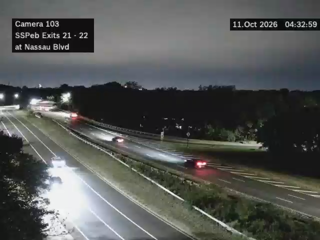 Southern State Pkwy & between Exit 21 (Nassau Rd.) and Exit 22 (MSP) traffic camera, Roosevelt, New York