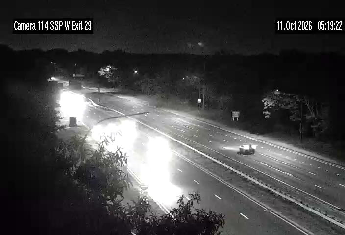Southern State Pkwy & Exit 29 - NY 107 traffic camera, North Massapequa, New York