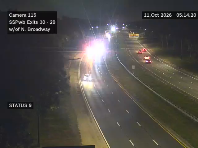 Southern State Pkwy & Between Exit 29 and Exit 30 traffic camera, North Massapequa, New York