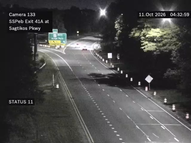 Southern State Pkwy & Exit 41A (SAG and HSP) traffic camera, Baywood, New York