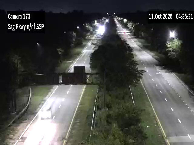 Sagtikos State Pkwy & Center Median from SSP to S3 (Pine Aire Dr) traffic camera, Baywood, New York