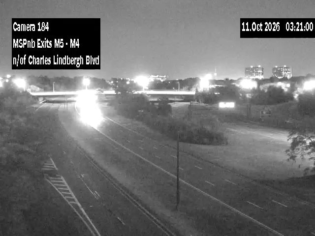 Meadowbrook State Pkwy & between M5 and M4 (north of Charles Lindbergh Blvd) traffic camera, East Meadow, New York