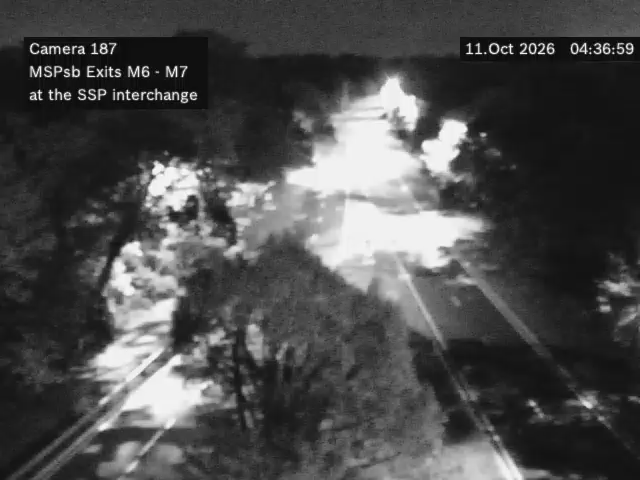 Meadowbrook State Pkwy & between M6 and M7 (at SSP Interchange) traffic camera, Roosevelt, New York