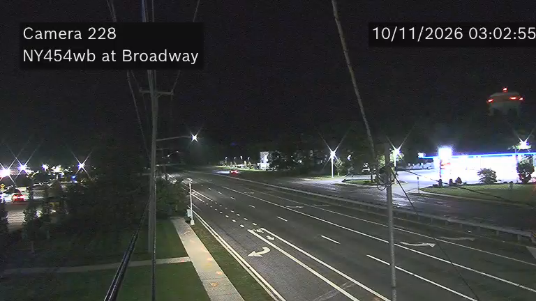NY-454 & Broadway Ave; Northeast traffic camera, Holbrook, New York