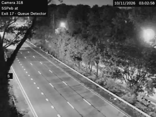 Southern State Pkwy & Queue detector near Exit 17 traffic camera, Lakeview, New York