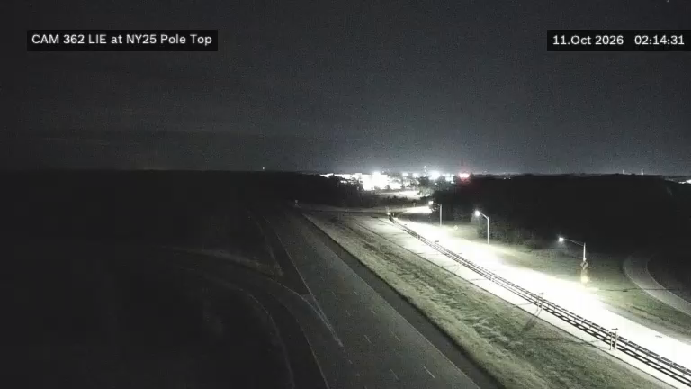 I-495 & NY25 Exit 72 - 1 traffic camera, Calverton, New York