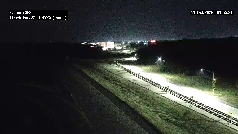 I-495 & NY25 Exit 72 - 2 traffic camera, Calverton, New York