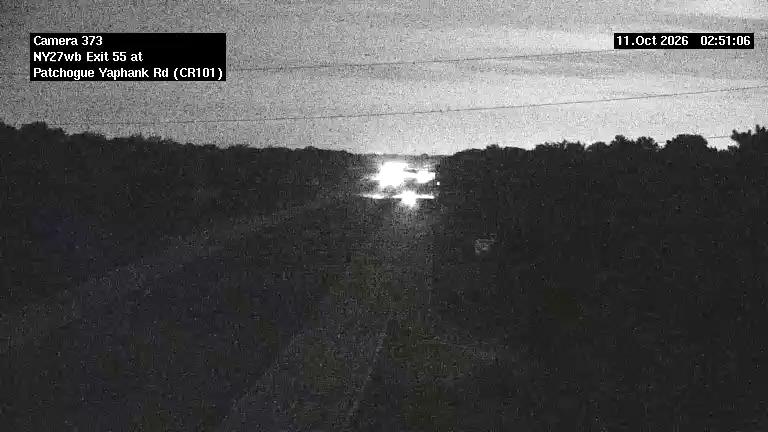 NY-27 & E. Patchogue-Yaphank Road (CR101) traffic camera, East Patchogue, New York