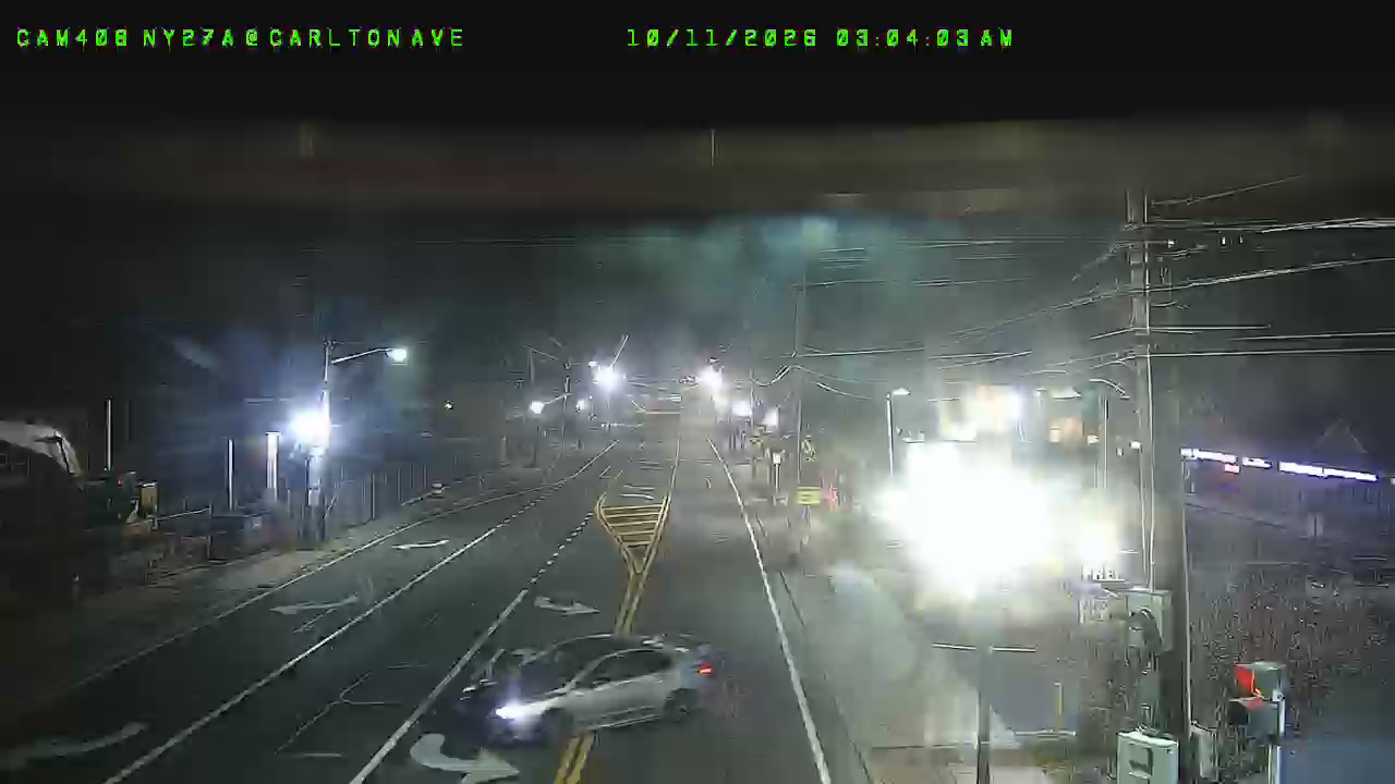 NY-27A & Woodland Dr/Carlton Ave traffic camera, East Islip