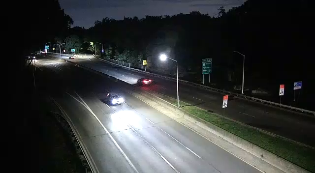 Bronx River Pkwy & Pelham Parkway traffic camera, Bronx, New York