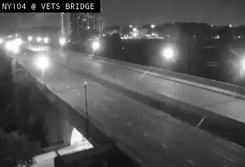 NY-104 & Veterans Memorial Bridge traffic camera, Rochester, New York