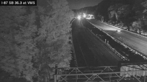 I-87 & SB Between Interchange 15A (Sloatsburg/Suffern) and 16 (Harriman) traffic camera, Tuxedo