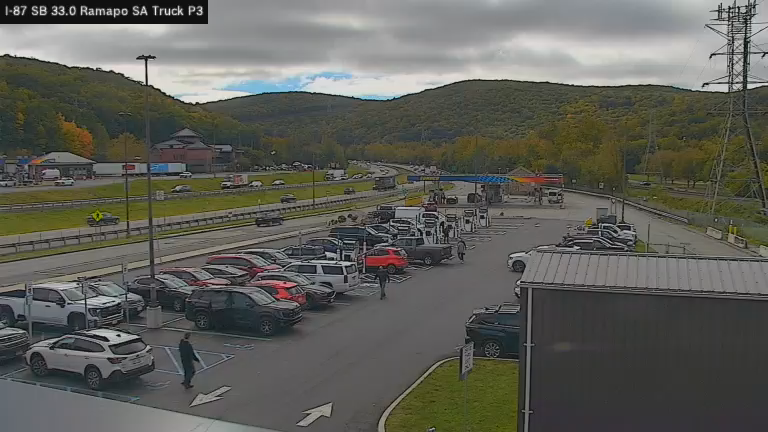 I-87 MP 33.0 SB Ramapo Service Area Truck Park 3 live webcam